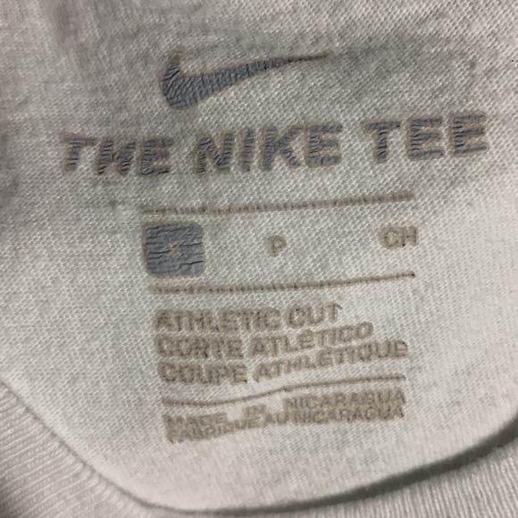 Nike short sleeve shirt small - Picture 4 of 5